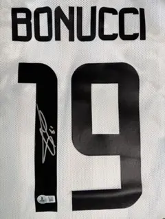 Juventus BONUCCI 19 サイン入りユニフォーム Juventus BONUCCI 19 サイン入りユニフォーム - メルカリ