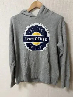 i am OTHER ファレルウィリアムス パーカー グレー　ユニクロ
