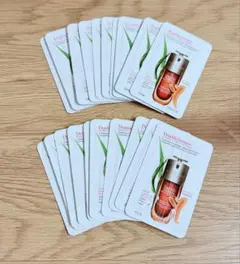 クラランス　ダブルセーラムADC〈美容液〉0.9ml　サンプル