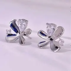 【即日〜翌日発送】フラワーピアス　シルバー　スタッド　ジルコニア　上品　*203