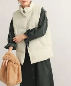 アーバンリサーチ　アイボリー ダウンベスト