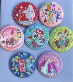 ディズニー刺繍缶バッジ　　7個セット