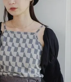 kastane カップ付き幾何学柄キャミ グレーのサムネイル