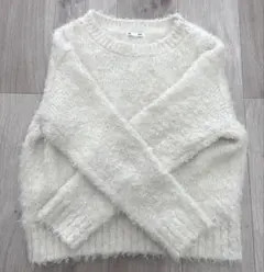 GU カールヤーンセーター