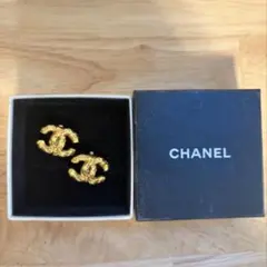 CHANEL ゴールド ロゴ イヤリング