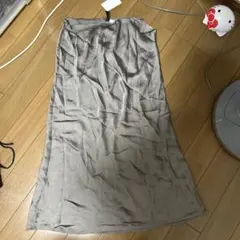 H&M サテンスカート