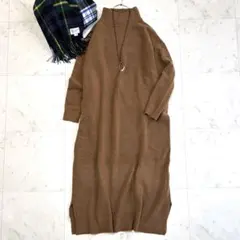 美品 アーバンリサーチドアーズ キャメル混 ハイネック ロングニットワンピース