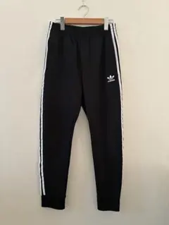 adidas ブラック トラックパンツ M 美品 ジャージ　３本ライン 裾リブ