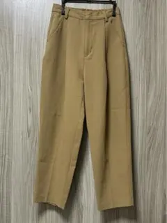ハイウエストパンツ　ベージュ　茶　GU
