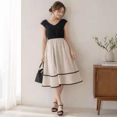 JUSGLITTY バイカラーフレアワンピース ベージュ ブラック ノースリーブ
