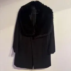 EMODAファー付きブラックコート