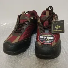 新品 DUNLOP防水スニーカー ボルドー