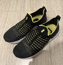 Nike スリッポン スニーカー 黒/黄