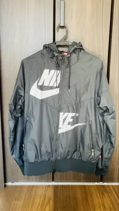 Nike ウインドブレーカー