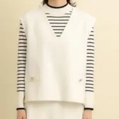 グローブ　Vネックベスト　M オフホワイト　金ボタン　ジレ　ベストのサムネイル