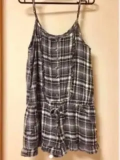 半ズボンタイプのサロペット