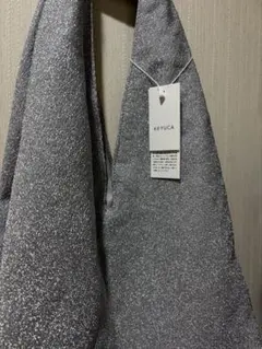 KEYUCA ケユカ N広がるマチトート　ラメ 新品　未使用　ライトグレーのサムネイル