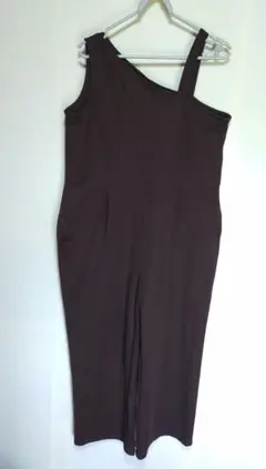 ●GU　レディースカジュアルパンツ　サロペット　オーバーオール　こげ茶色　M