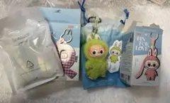 PIN FOR LOVE キーホルダー　Ｖセット　イニシャルラブブ