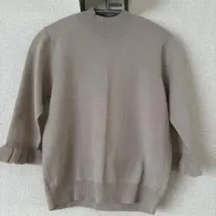 美品　試着のみ　JILL STUART グレージュニット袖フリルのサムネイル