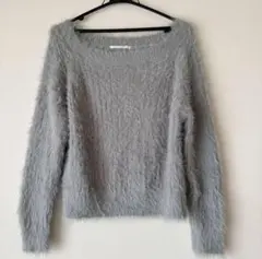 グレー　長袖　ニット　シャギーニット　モテ服　ゆるニット　ふわふわ