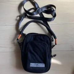 KIU FREAK'S STORE ブラックショルダーバッグ