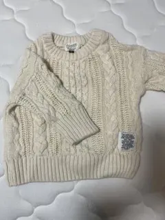 アイボリー ケーブル編み ニットセーター