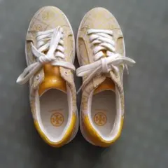 Tory Burch スニーカー ロゴ モノグラム イエロー　新品未使用のサムネイル