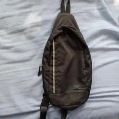 ブラック スリングバッグ