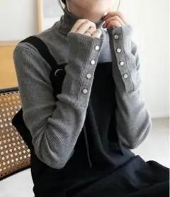 DISCOAT リブ袖口ボタンタートルネック