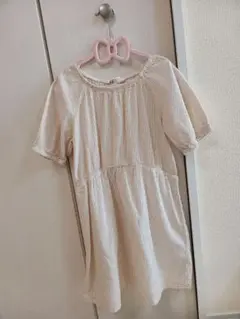 H&M ガールズ薄茶色と白のストライプ ワンピース　130cm相当