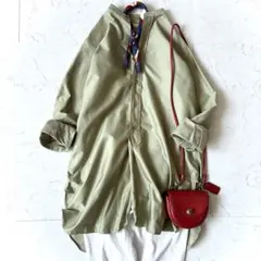 美品 トゥモローランド バッカ 日本製 コットンサテン バンドカラー シャツ 緑のサムネイル