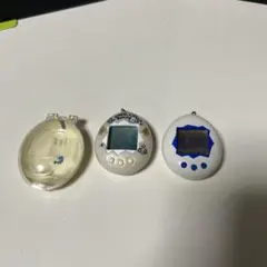 バンダイ タマゴッチ 1997年製 ホワイト/ブルー