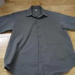 HELLY HANSEN 半袖シャツ グレー Mサイズのサムネイル