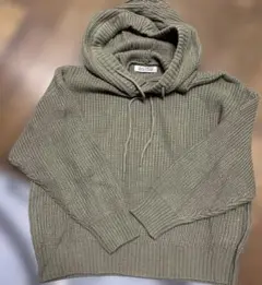 セーターフード付き