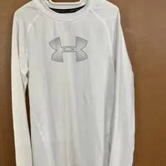 Under Armour ホワイト アンダーシャツYLG 未使用