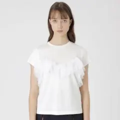 ブルーレーベルクレストブリッジ　フリルカットソー