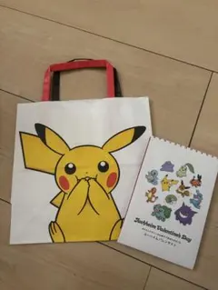 ユーハイム　ピカチュウとモンスターボール柄ショッパー袋と冊子のサムネイル