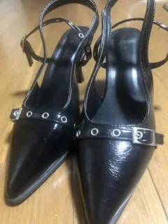 ブラック ポインテッドトゥ スリングバックハイヒール