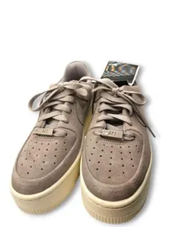 新品・タグ付き】NIKE WMNS AIR FORCE 1 LV8 VNTG