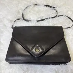 Item thumbnail for item 81c7d77a-4df6-47b4-944d-65e83024bcd6