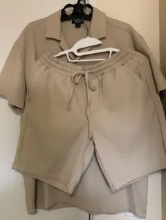 ま*し様 boohooMAN セットアップ ベージュ Mサイズのサムネイル