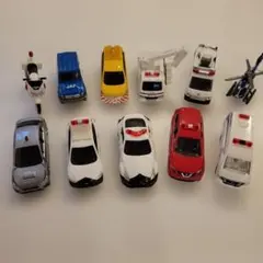 ミニカー11台セット 警察・救急車など