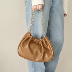 TINA：JOJUN フェイクレザー ギャザーバッグ