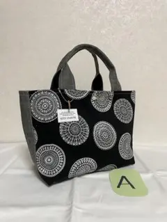 ハンドメイドトートバック❣️ サークル 花火　　黒　　A