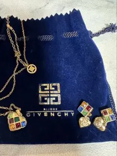 Givenchy 多色ハート型ネックレス　イヤリングセット