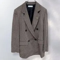 秋 テーラードジャケット
