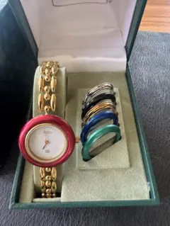GUCCI チェンジベゼル 腕時計 レディースのサムネイル