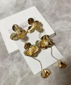 ブライダル　イヤリング　ピアス　大ぶり　ゴールド