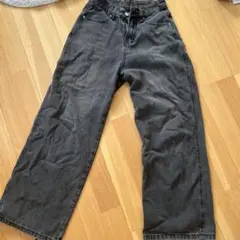 ダークグレー ワイドレッグデニム